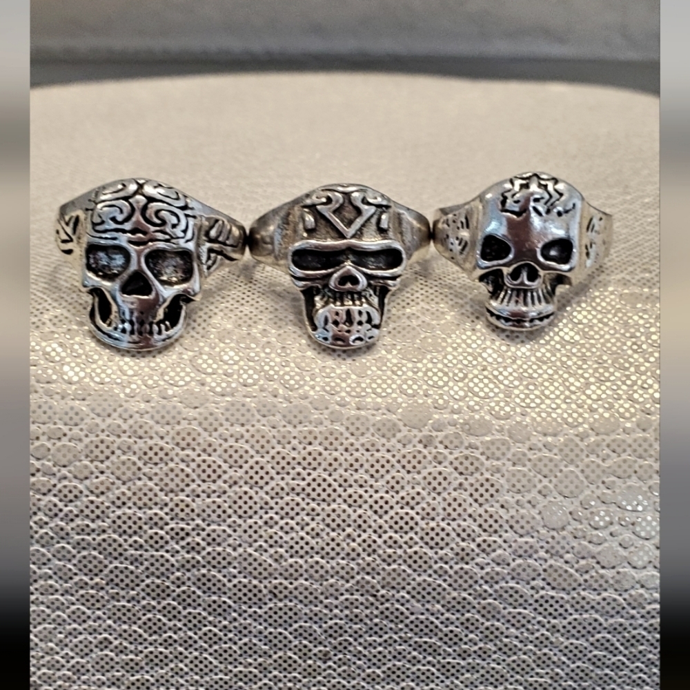 💚5/$25 Silver & Black Toned Skull Rings Set Bundle Lot Of 3 Size 8.5-9